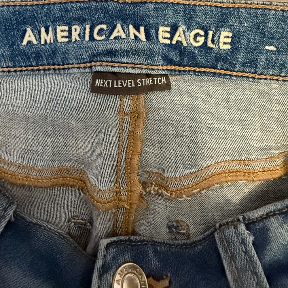American Eagle Super Hi-Rise Flare Jeans — Size 6 Regular - Picture 8 of 11